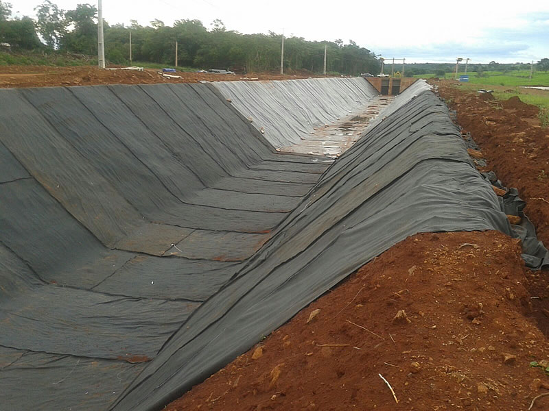 Protecao-mecanica-com-Geotextil-Canal-PCH-Manta-Engenharia